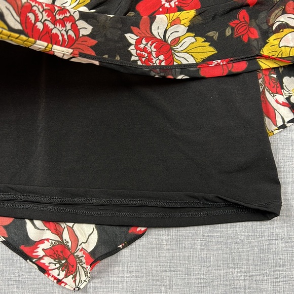 Alfani Red Floral Asymmetrical Sheer Overlay Tank Top Petite Size Large - Picture 4 of 5